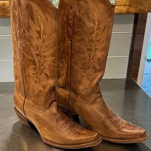 Women’s Corral Vintage Western Boot. Size 11. Snipe Toe. Cowhide.